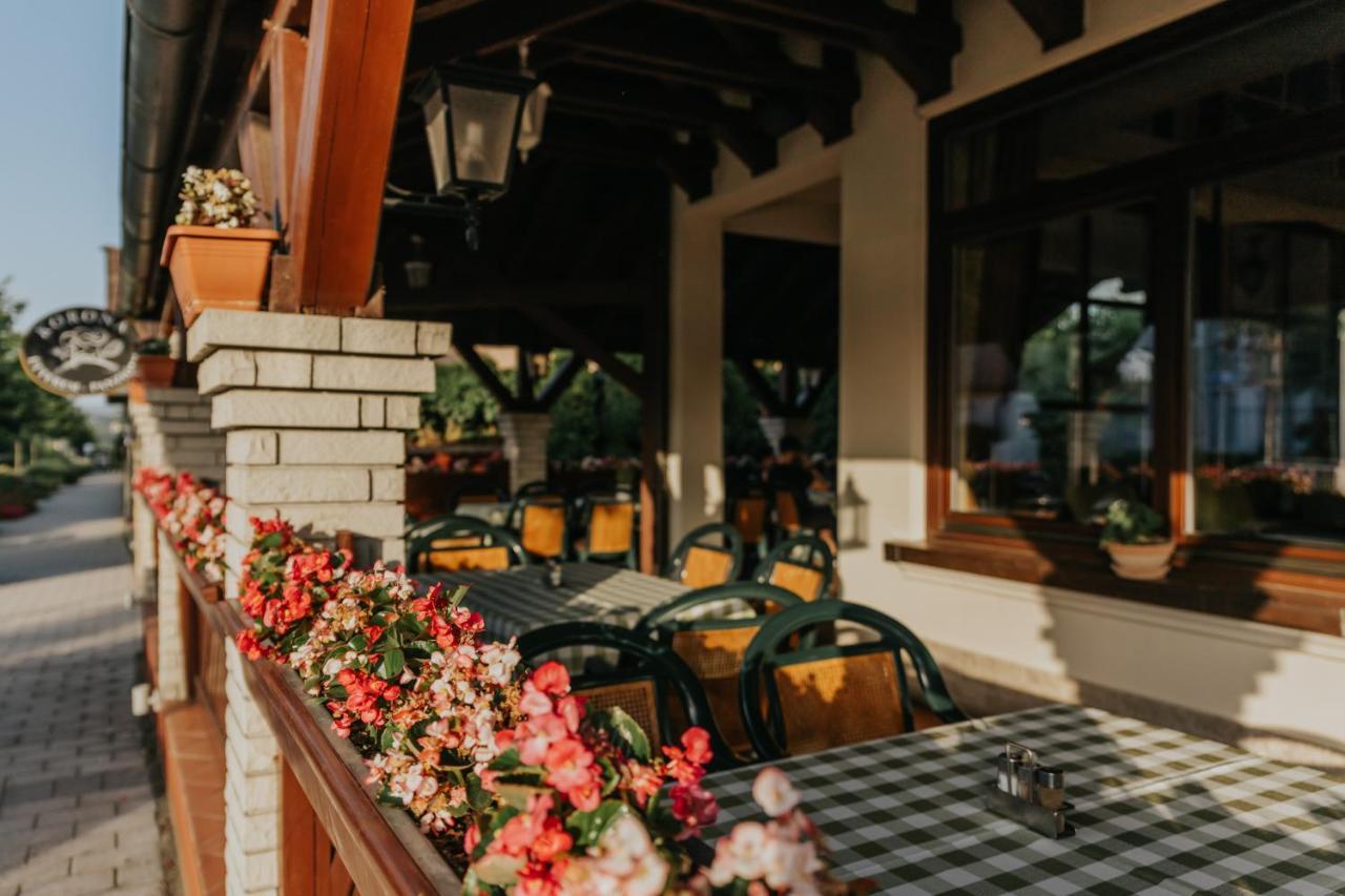 Korona Pension And Restaurant Hévíz Exterior foto